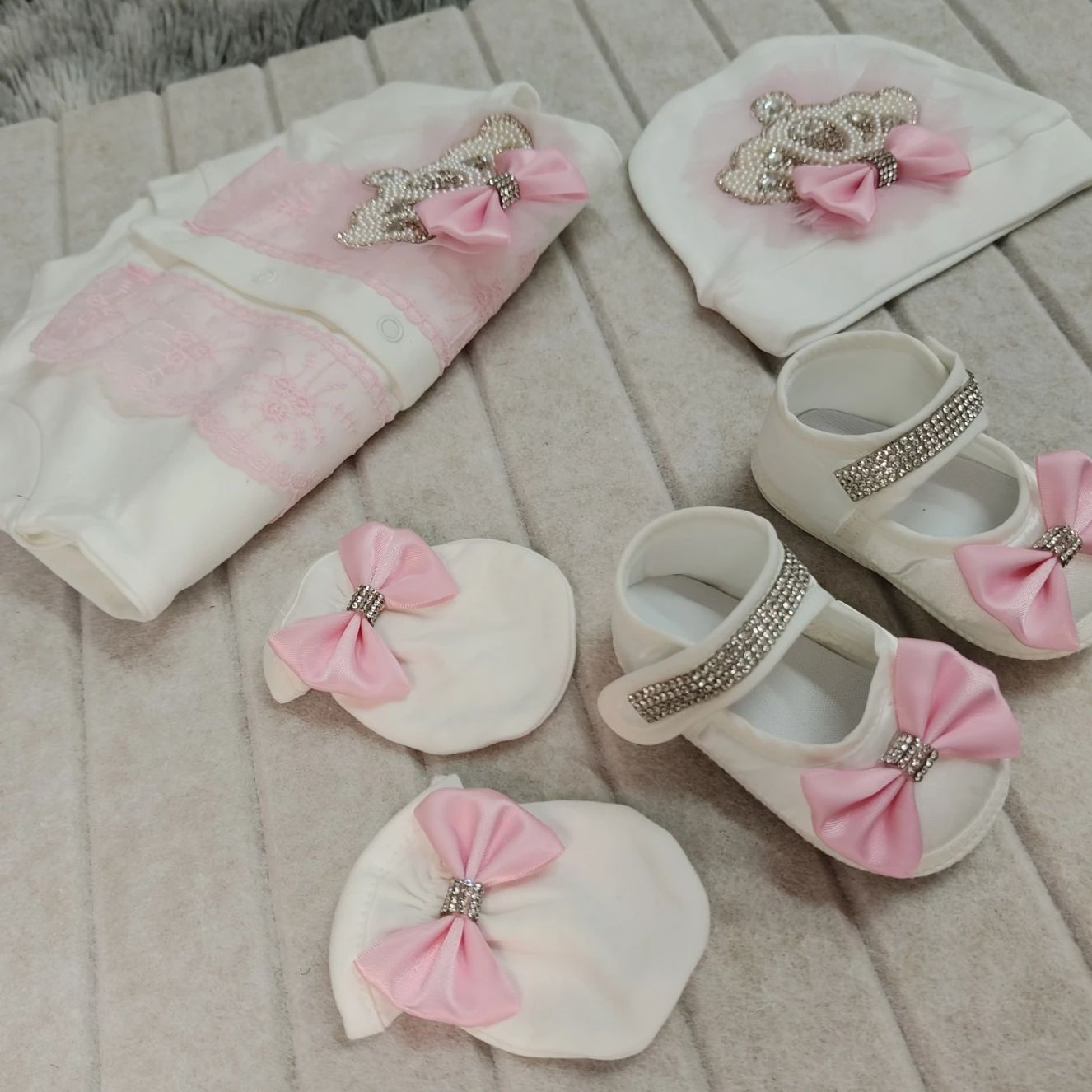 Welcome Home Baby Romper Mitte - Baby Nursery Outfits のレビューと価格
