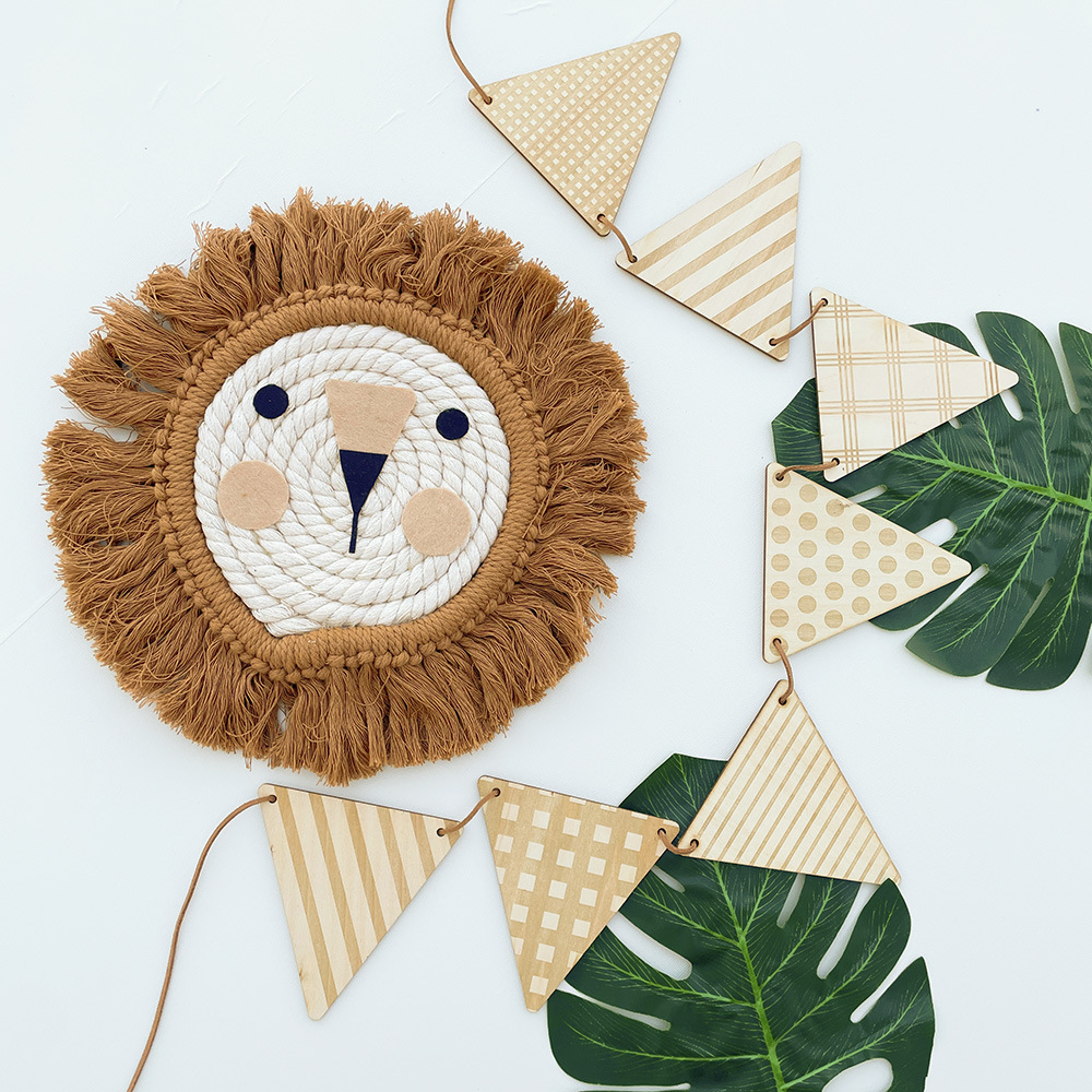 Nordic Wooden Triangle Flag Wa - Baby Nursery Garland のレビューと価格